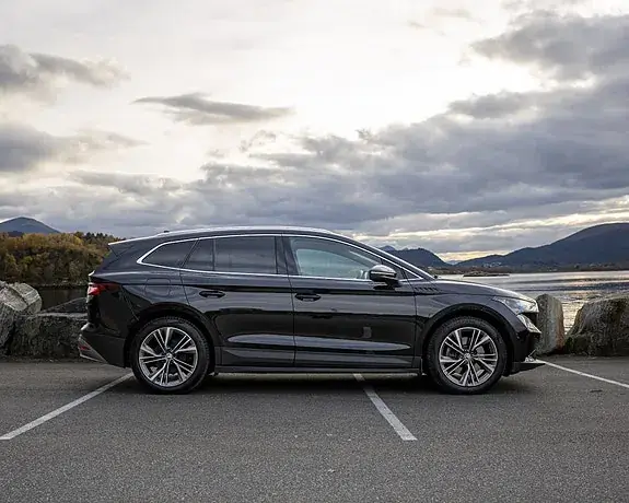 Skoda Enyaq 2022 photo 2