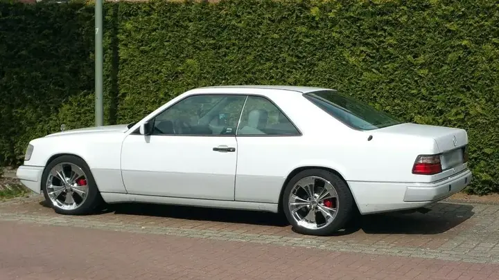 Mercedes-Benz W124