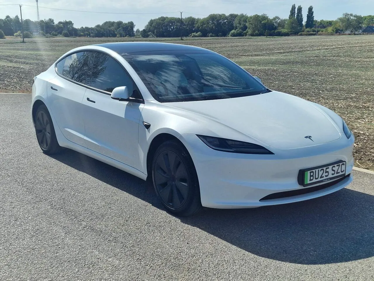 Tesla Model 3 2025 photo 4