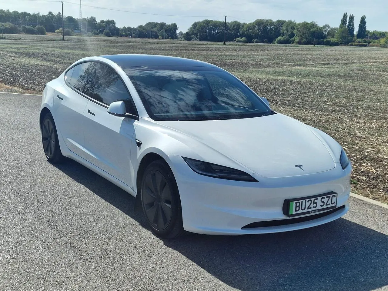 Tesla Model 3 2025 photo 3