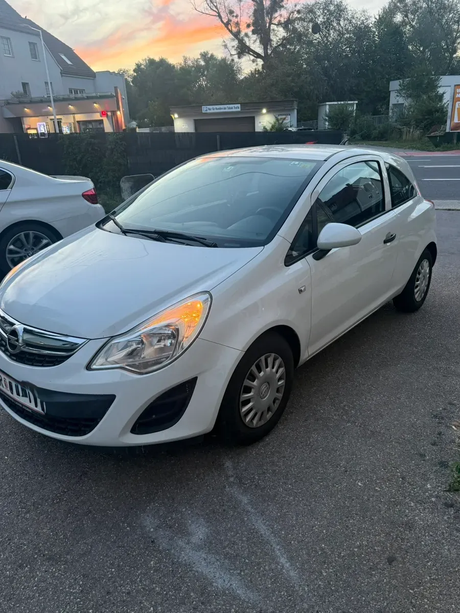Opel Corsa 2012 photo 2