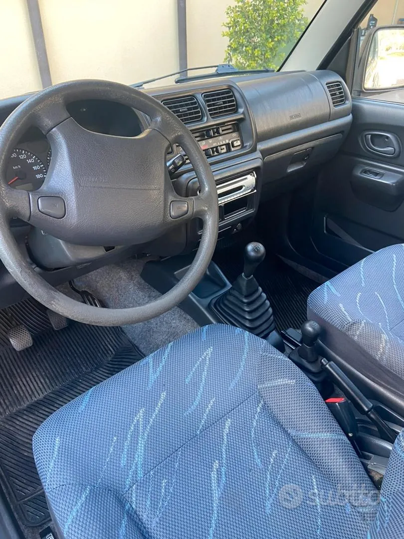 Suzuki Jimny 2004 photo 2