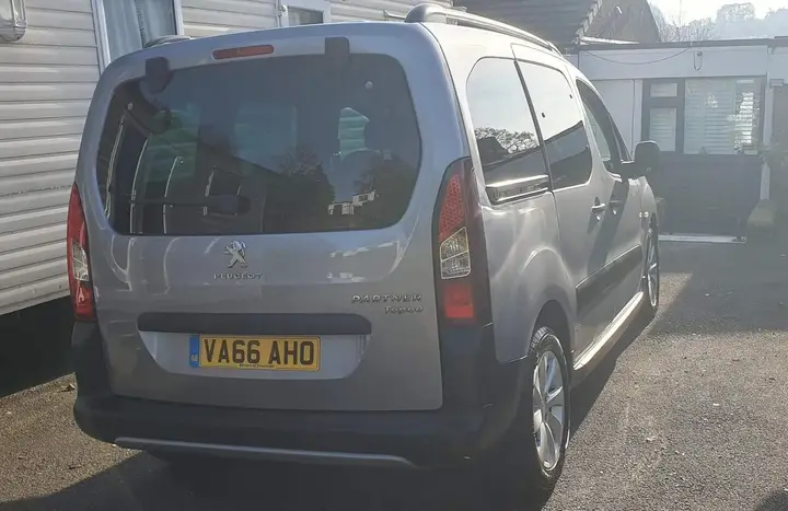 Peugeot Partner 2017 photo 2