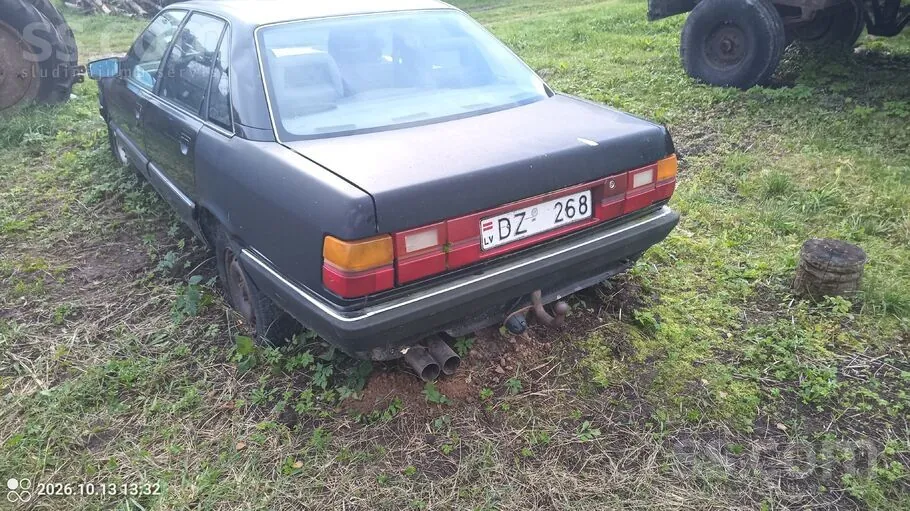 Audi 100