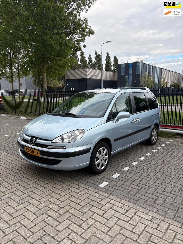 Peugeot 807