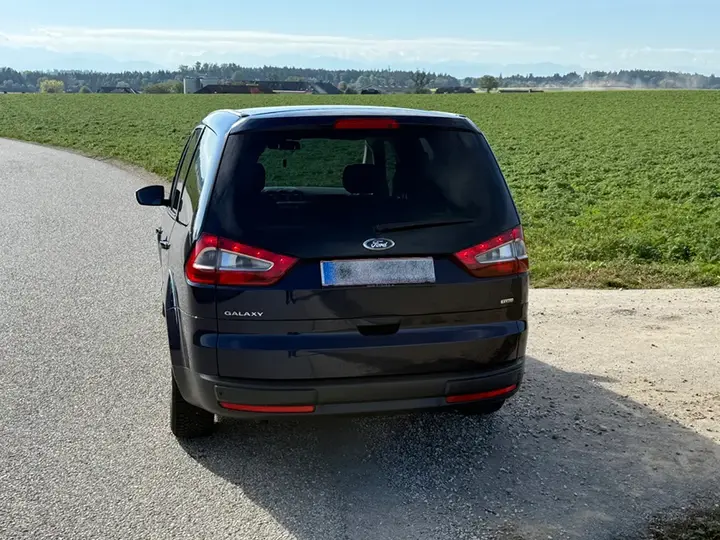 Ford Galaxy 2009 photo 3