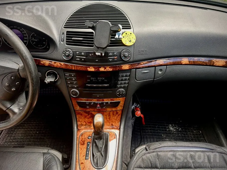 Mercedes-Benz E270 2005 photo 4