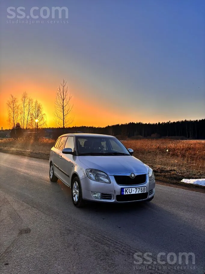 Skoda Fabia 2009 photo 4