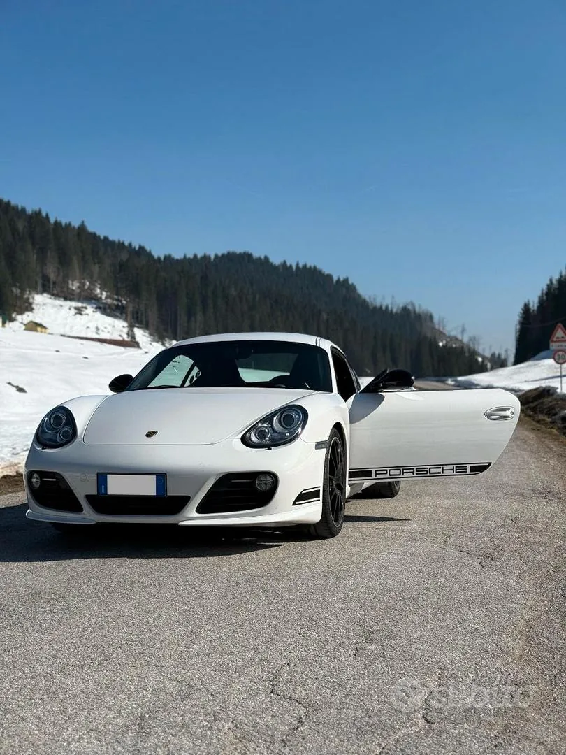Porsche Cayman 2011 photo 2