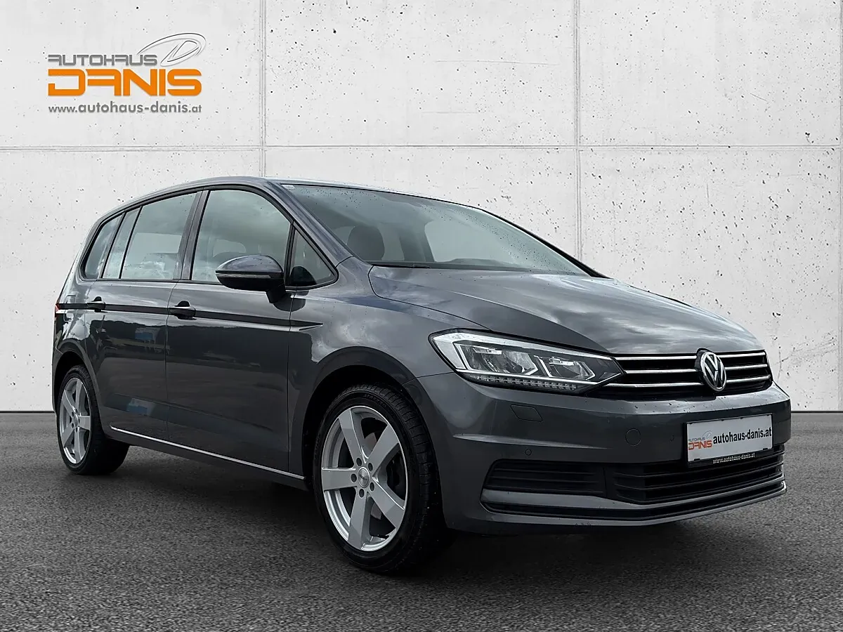 Volkswagen Touran 2018 photo 2