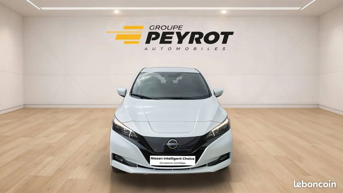 Nissan Leaf 2025 photo 2