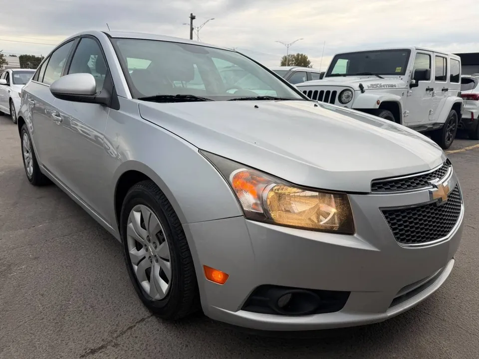 Chevrolet Cruze 2012 photo 2