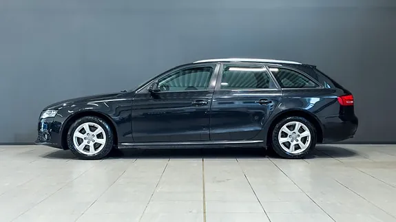 Audi A4 2011 photo 2