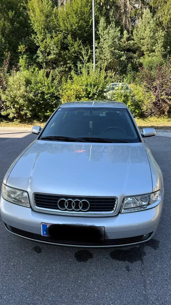Audi A4 1999 photo 2