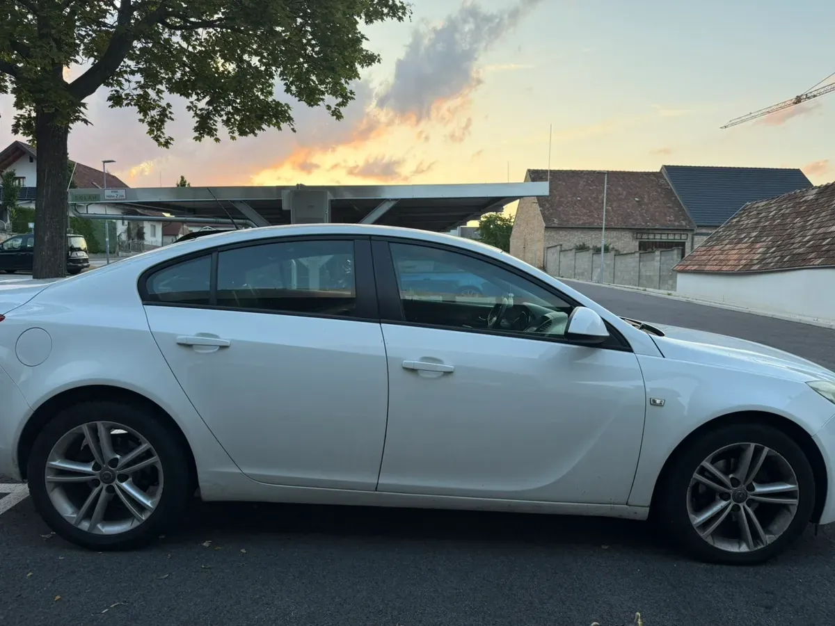 Opel Insignia 2009 photo 3