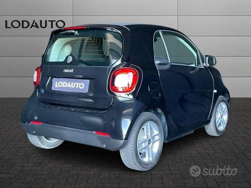 Smart Fortwo 2022 photo 2