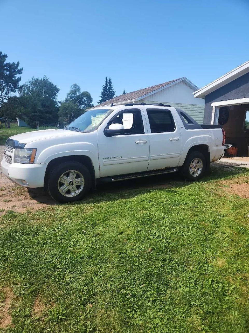 Chevrolet Avalanche 2008 photo 3
