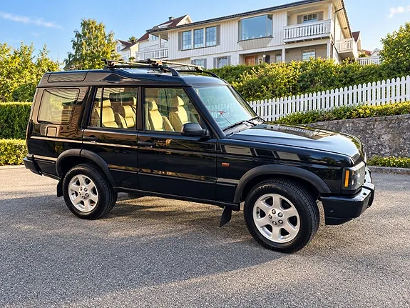 Land Rover Discovery 2004 photo 2
