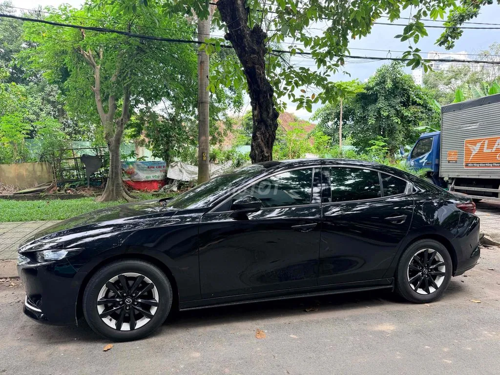 Mazda 3 2023 photo 2