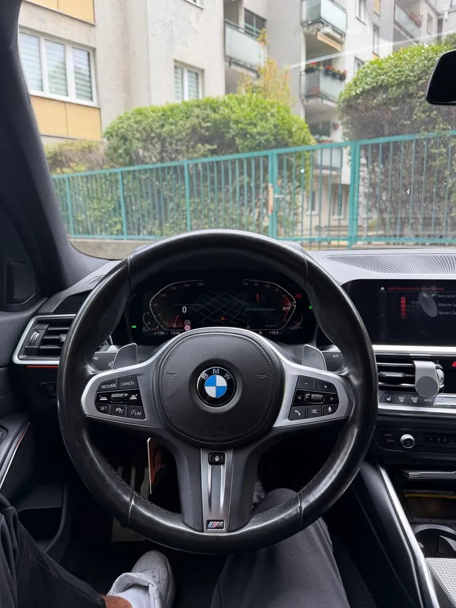 BMW 3 Series 2020 photo 3