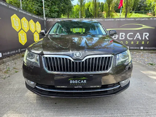 Skoda Superb 2015 photo 2