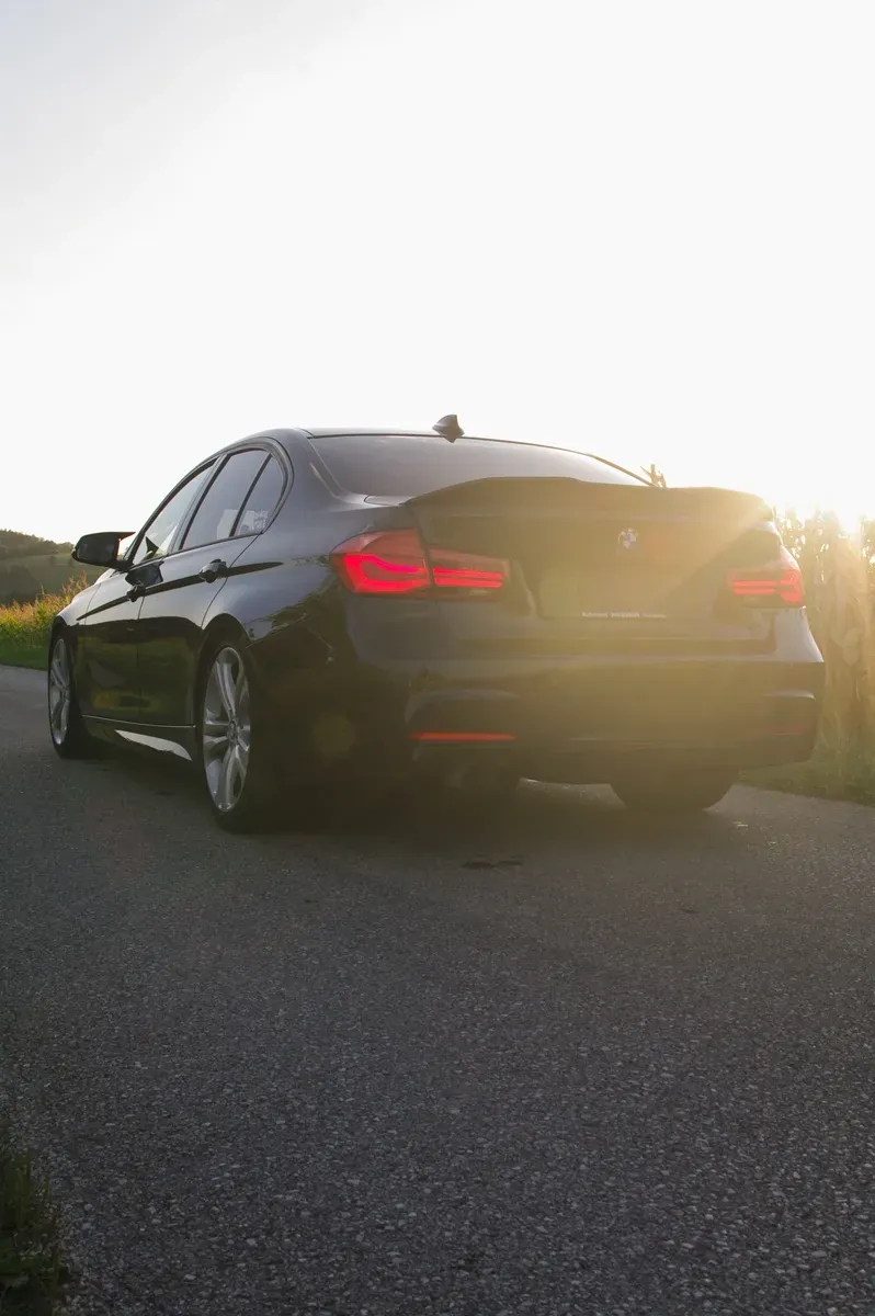 BMW 3 Series 2012 photo 2