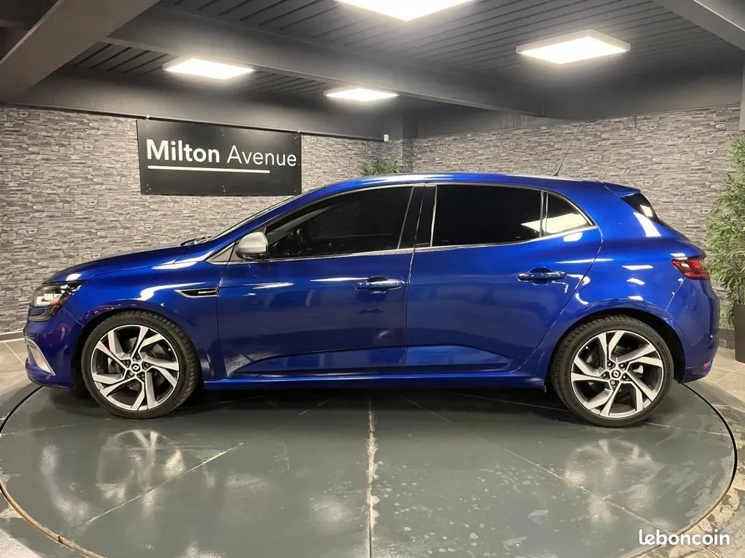 Renault Megane 2016 photo 2