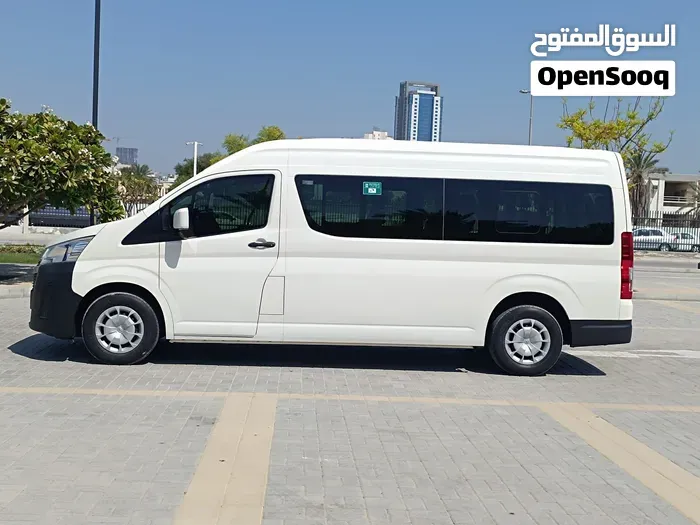 Toyota Hiace 2023 photo 2