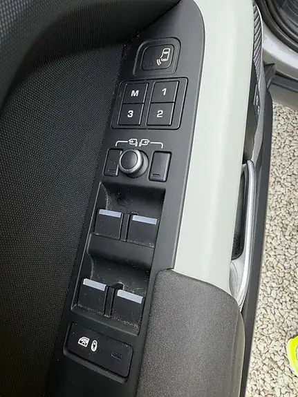 Land Rover Defender 110 2021 photo 5