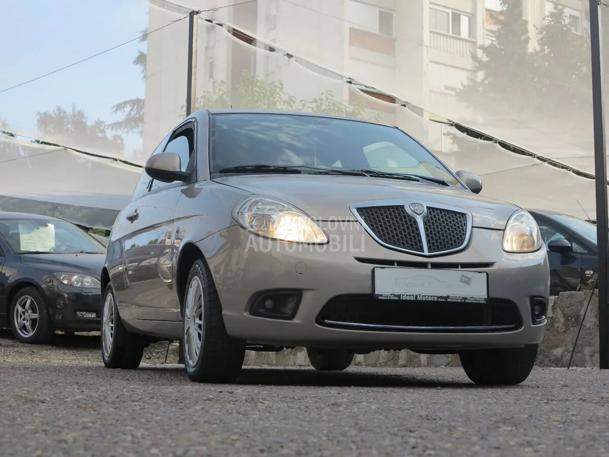 Lancia Ypsilon 2010 photo 2