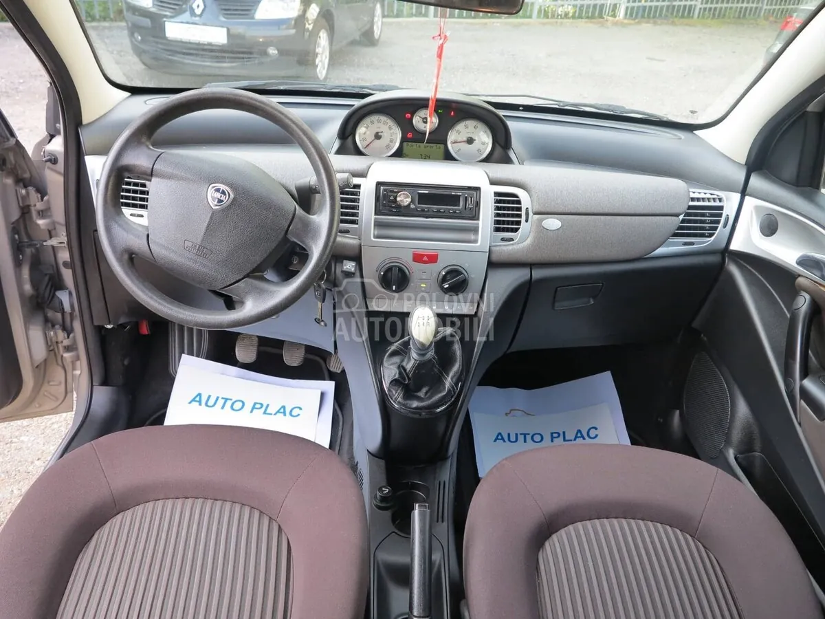 Lancia Ypsilon 2010 photo 3
