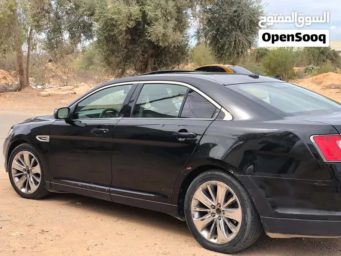 Ford Taurus 2011 photo 3