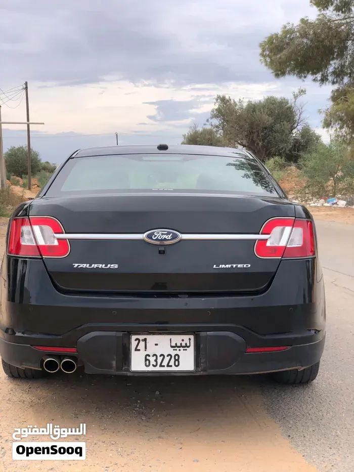 Ford Taurus 2011 photo 4