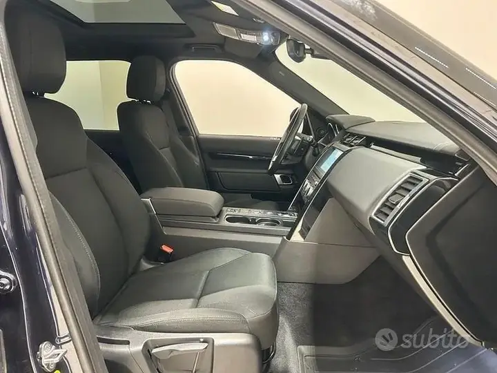 Land Rover Discovery 2020 photo 3
