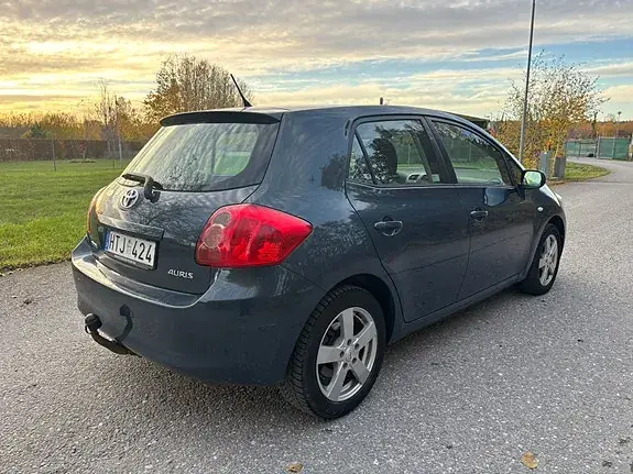 Toyota Auris 2008 photo 4