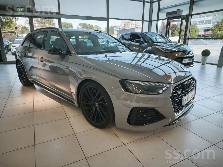 Audi Rs4 Avant 2024 photo 4