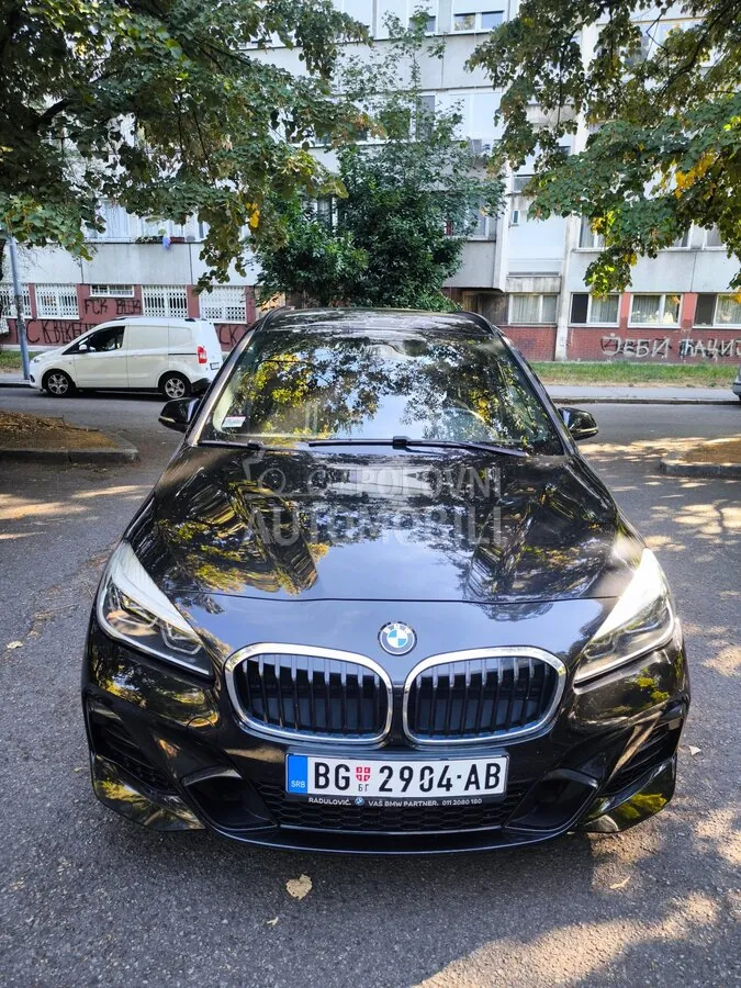 BMW 220