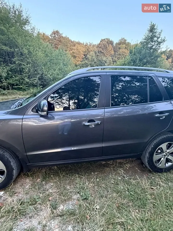 Hyundai Santa Fe 2010 photo 4