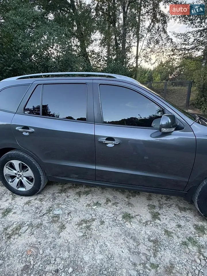 Hyundai Santa Fe 2010 photo 3