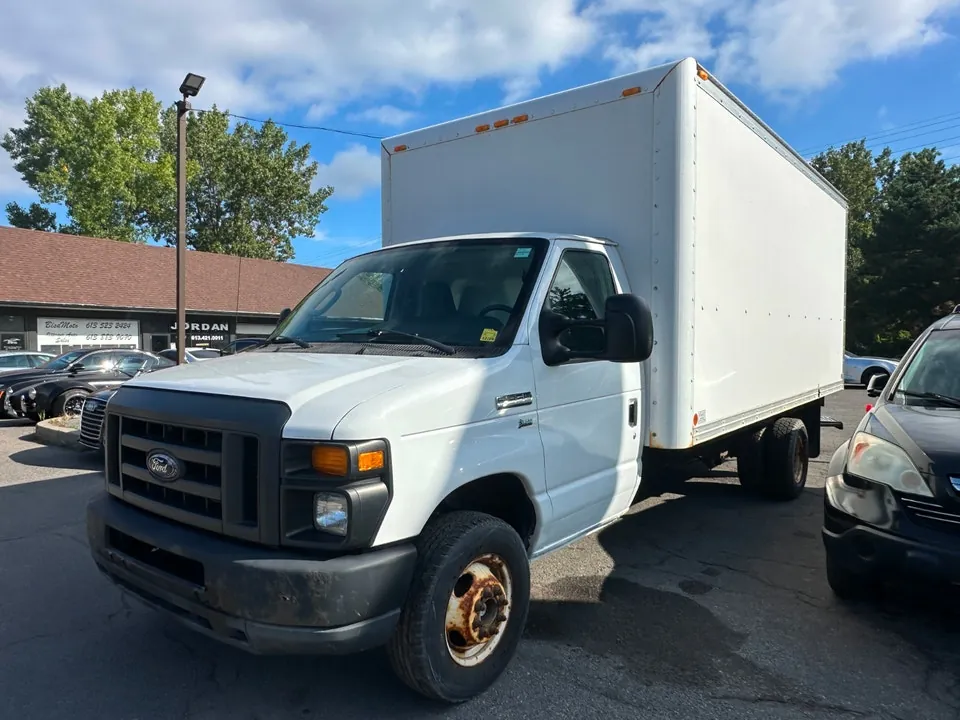 Ford E350 2016 photo 2