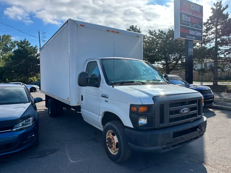Ford E350 2016 photo 3