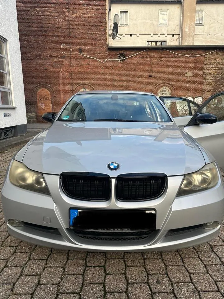 BMW 318I