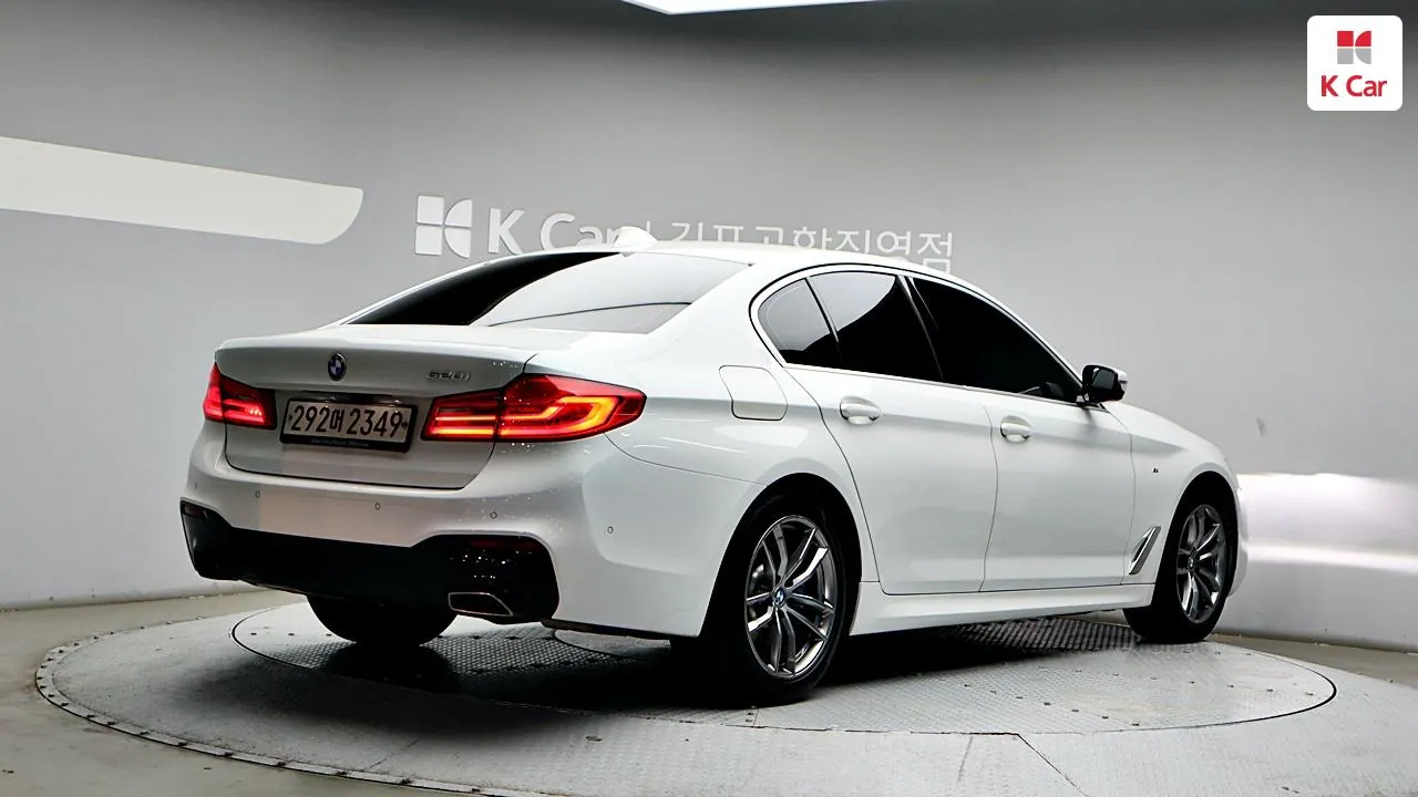 BMW 5 Series 2020 photo 4