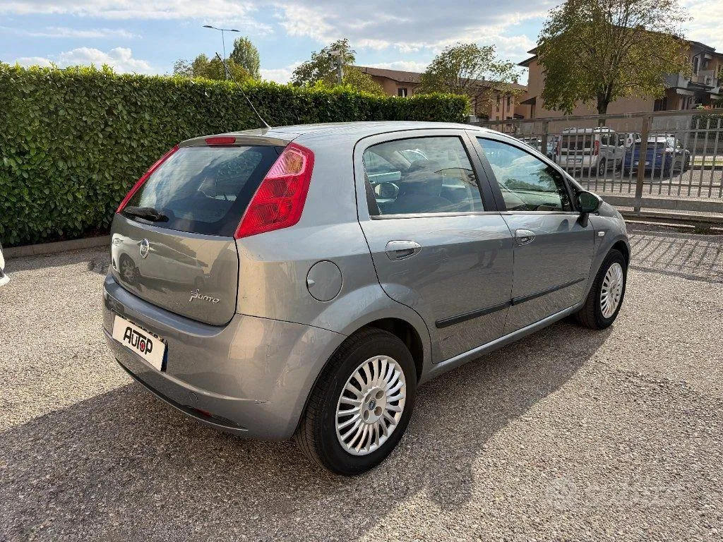 Fiat Grande Punto 2006 photo 5