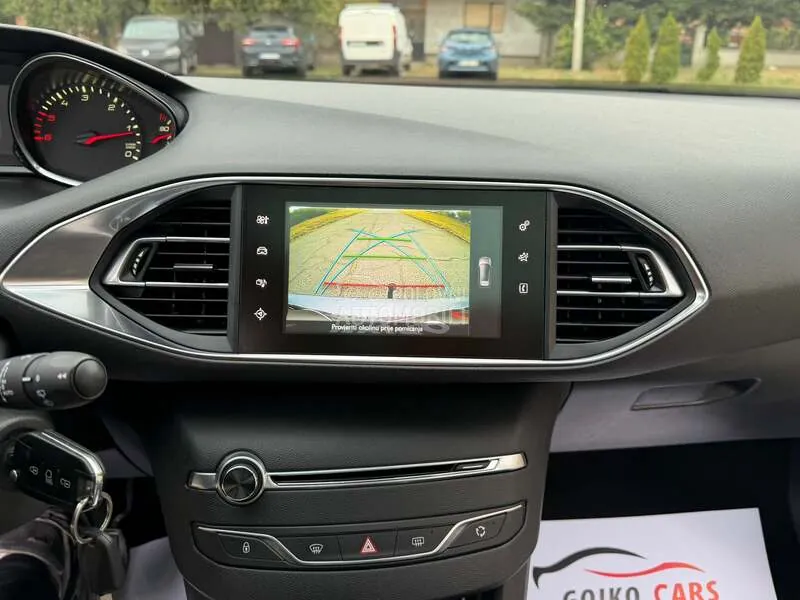 Peugeot 308 2015 photo 3