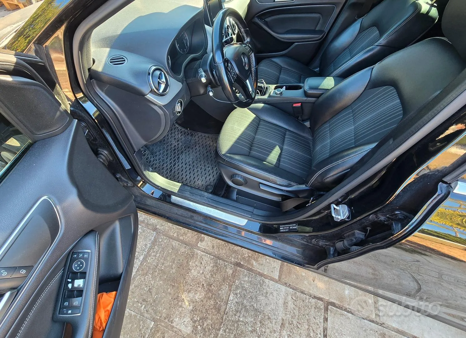 Mercedes-Benz B180 2012 photo 5