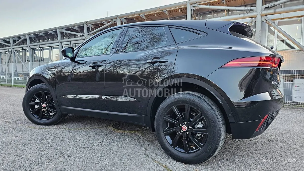 Jaguar E-Pace 2018 photo 5