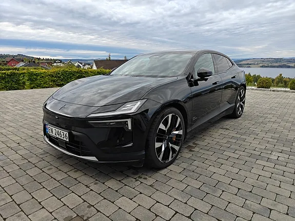 Polestar 4 2025 photo 2