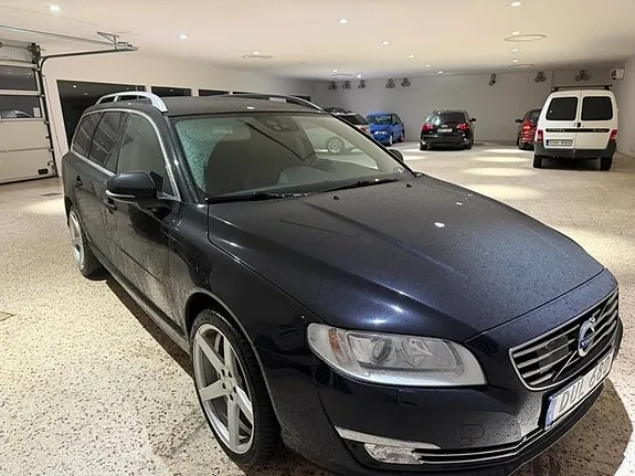 Volvo V70 2015 photo 2