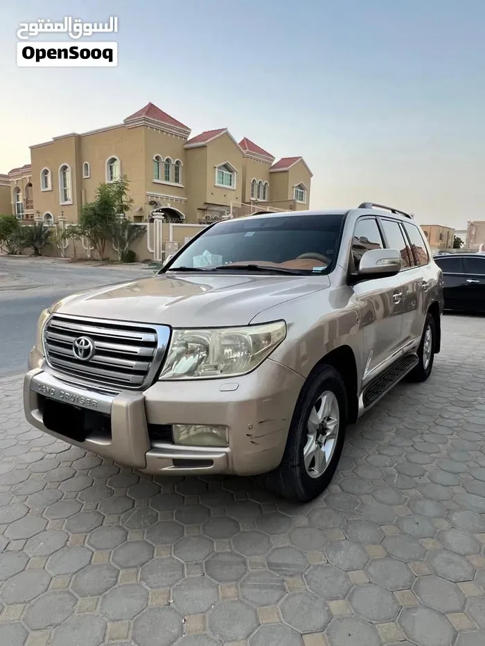 Toyota Land Cruiser 2010 photo 2